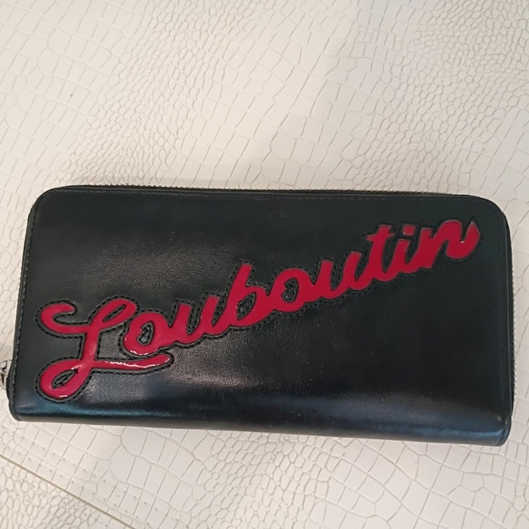 💋 Christian Louboutin Signature Zip Around Wallet *GREAT CONDITION